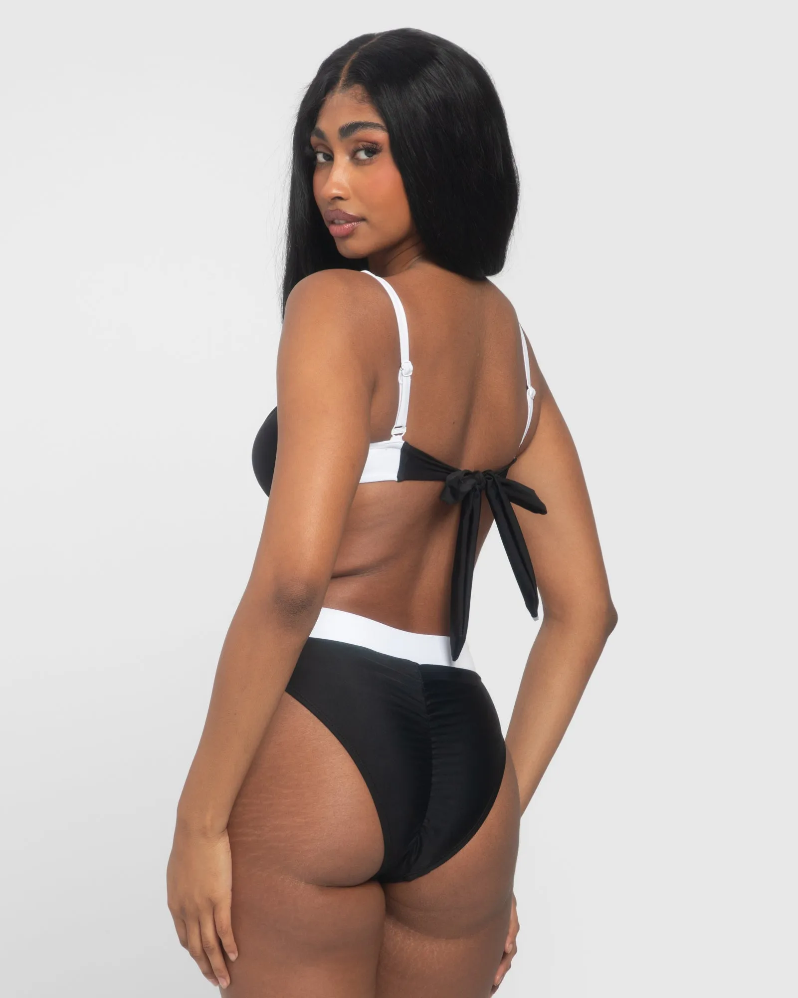 Brazilian Ruched Back Kini Bottom - Black/White