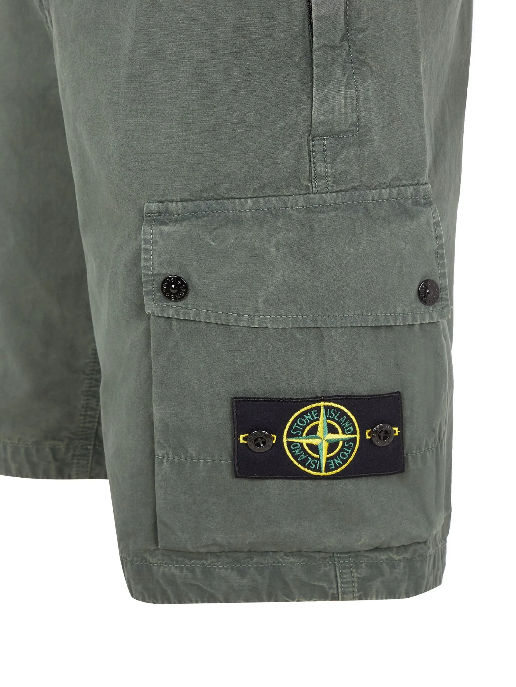 Cargo Bermuda shorts with Old Moss treatment