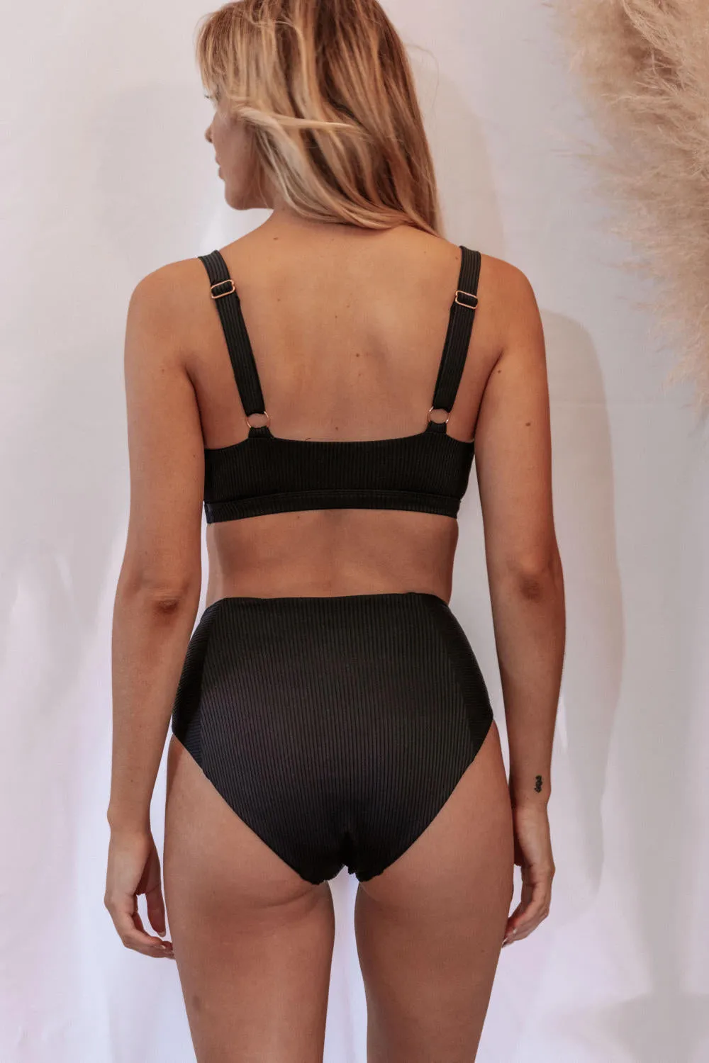Leah Bikini Top - Sustainable - Black