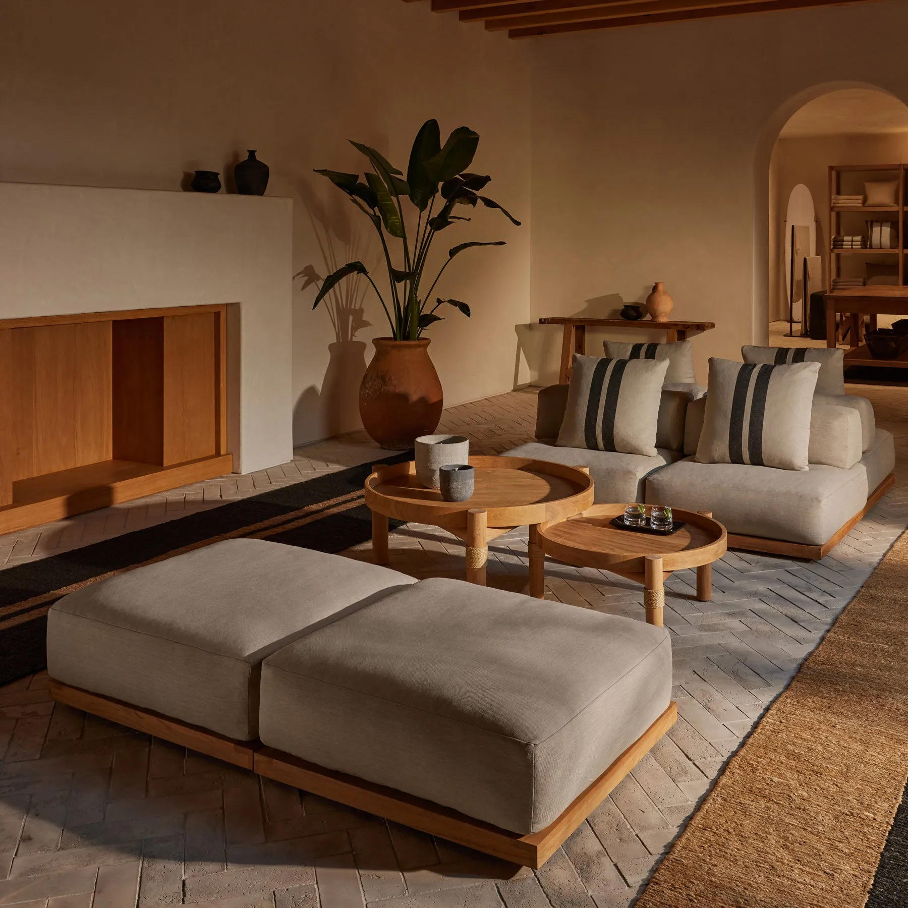 Pacific Ottoman - Teak