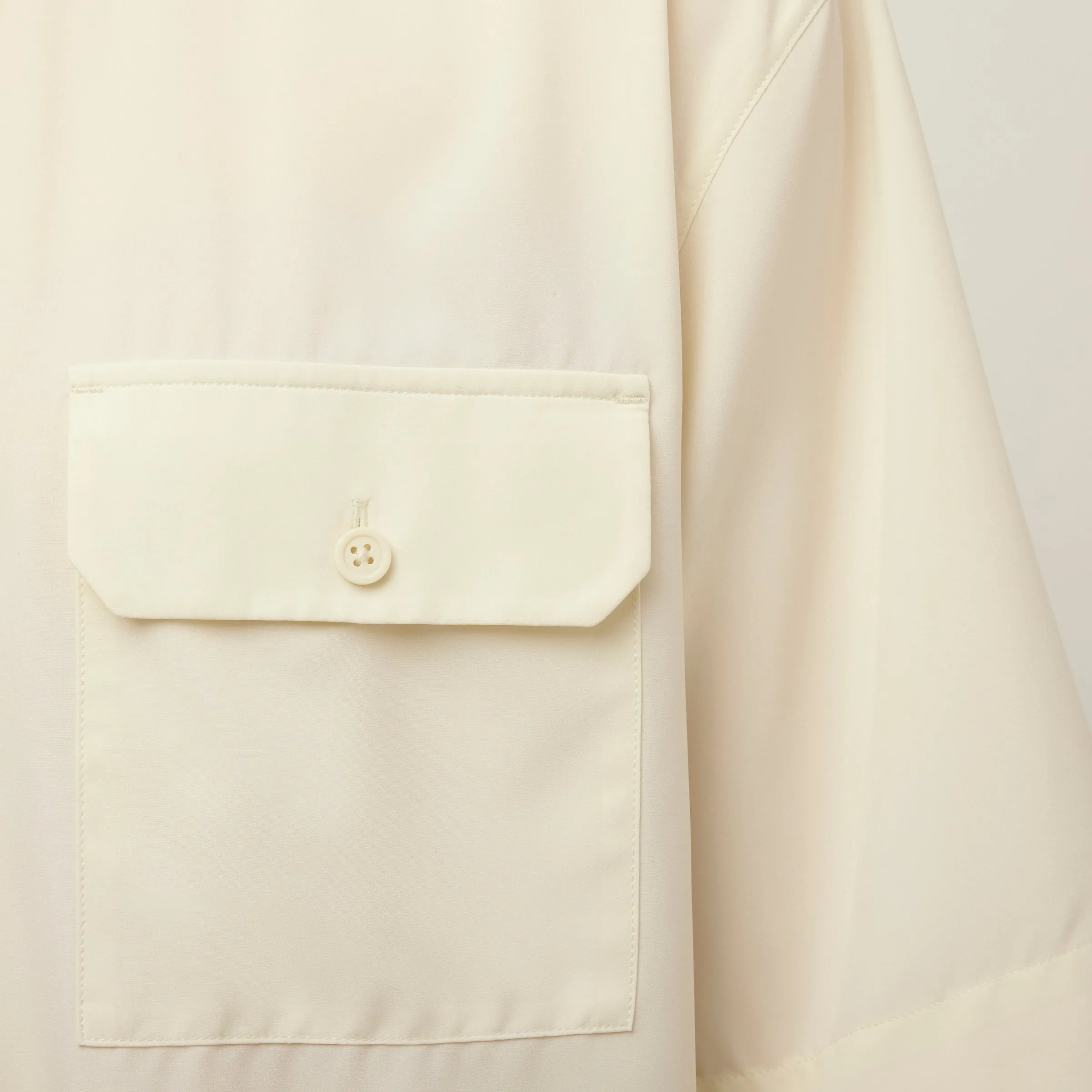 Tech Slk Oversized Short Sleeve Shirt