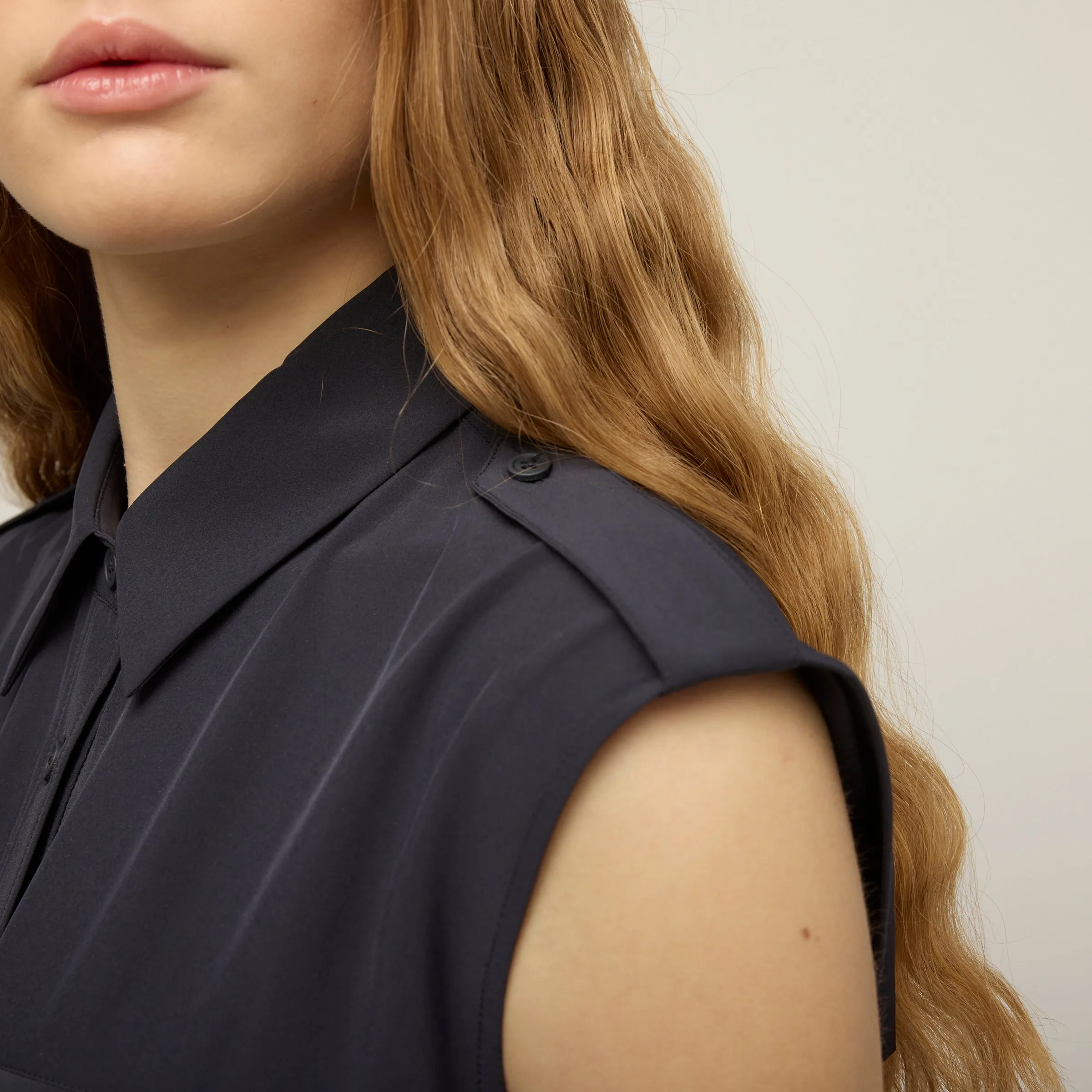 Tech Slk Sleeveless Shirt