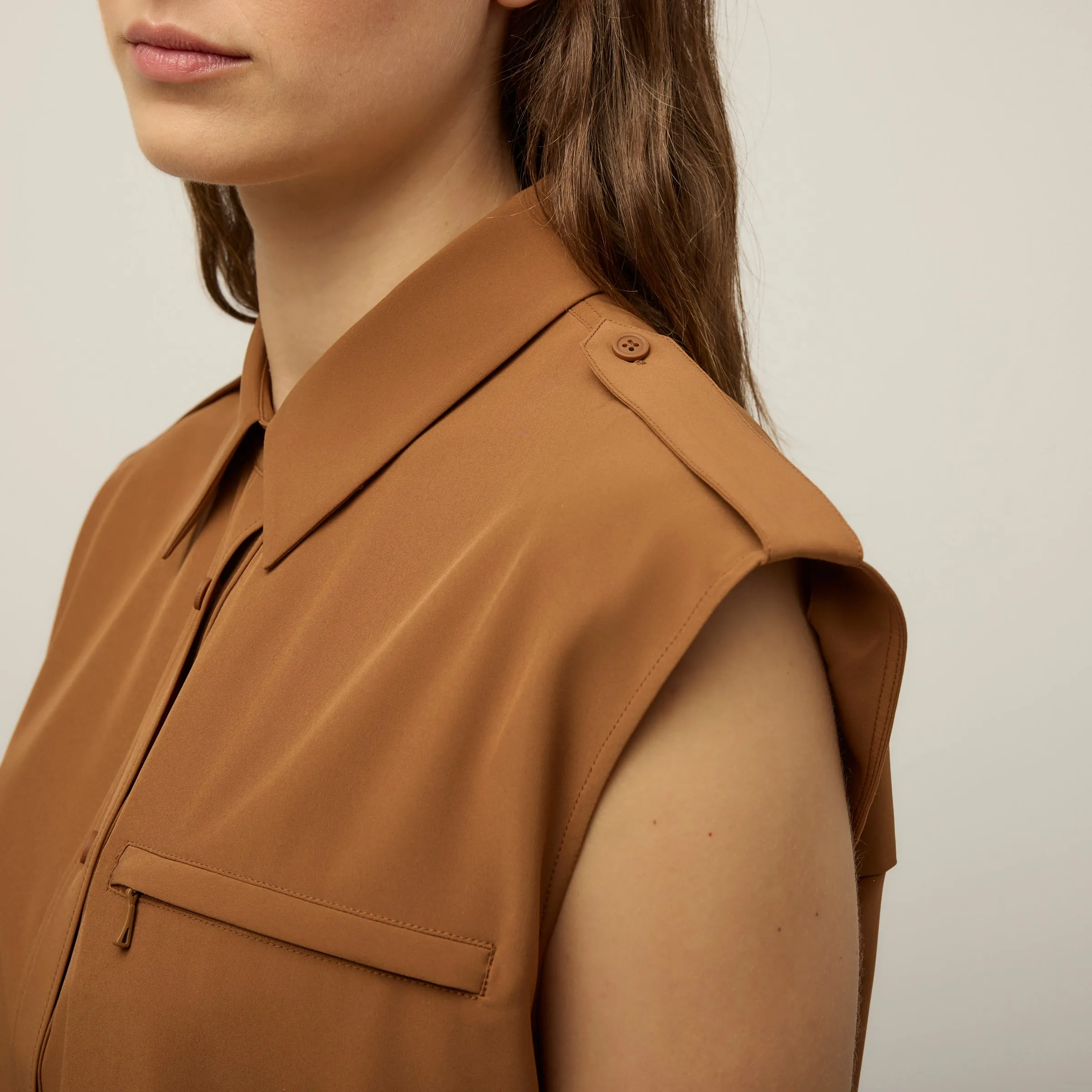 Tech Slk Sleeveless Shirt
